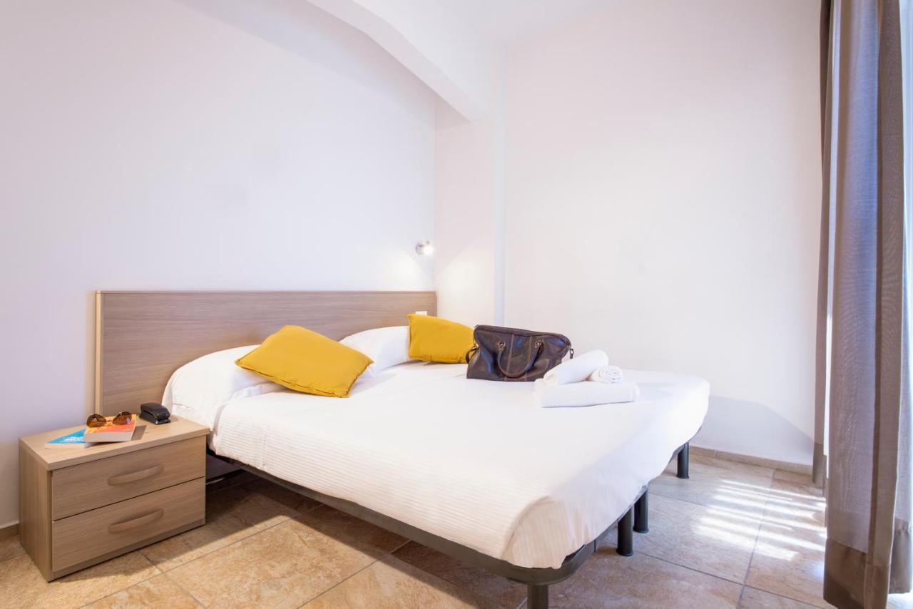 Hotel Jolly Roger Pietra Ligure Esterno foto