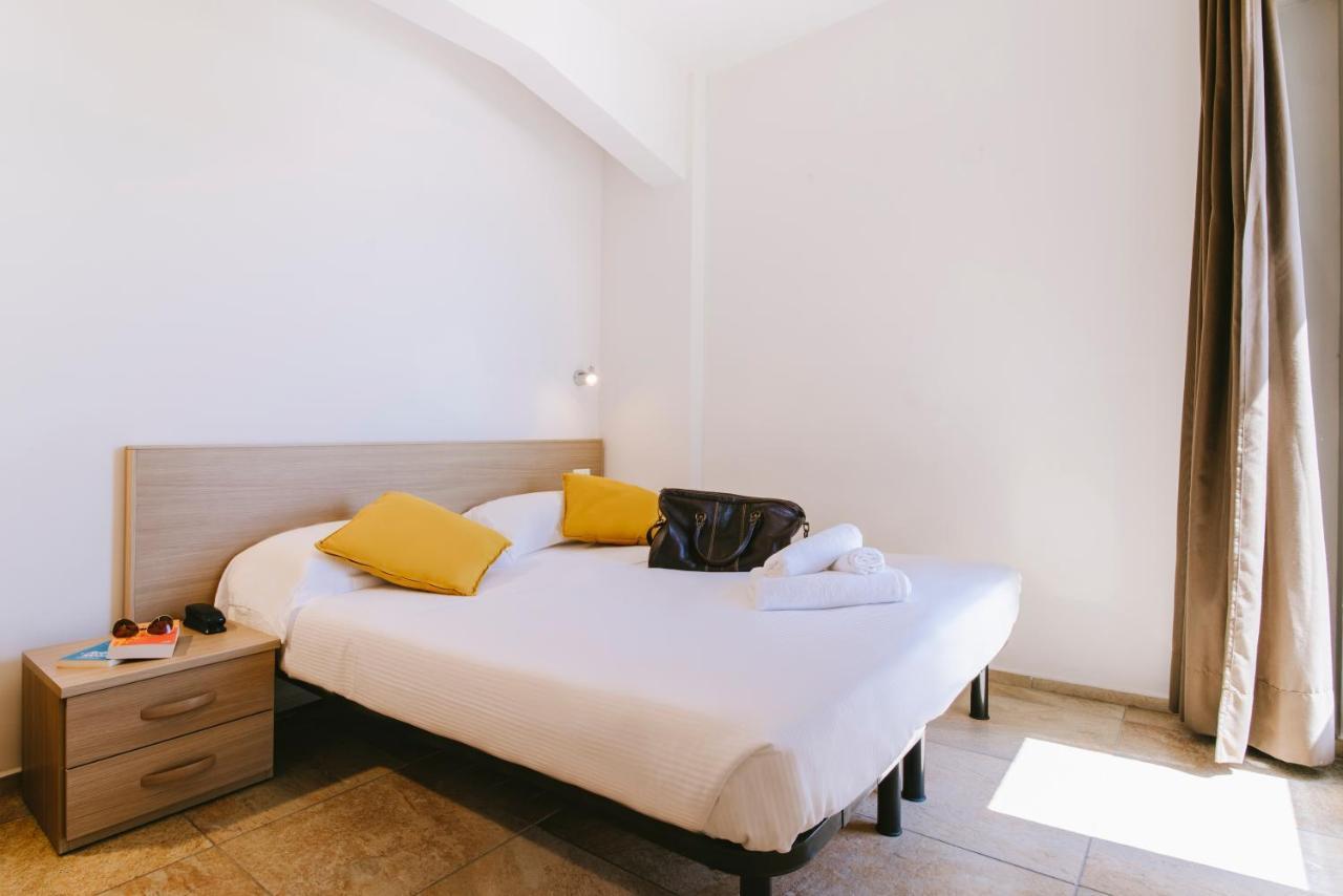 Hotel Jolly Roger Pietra Ligure Esterno foto
