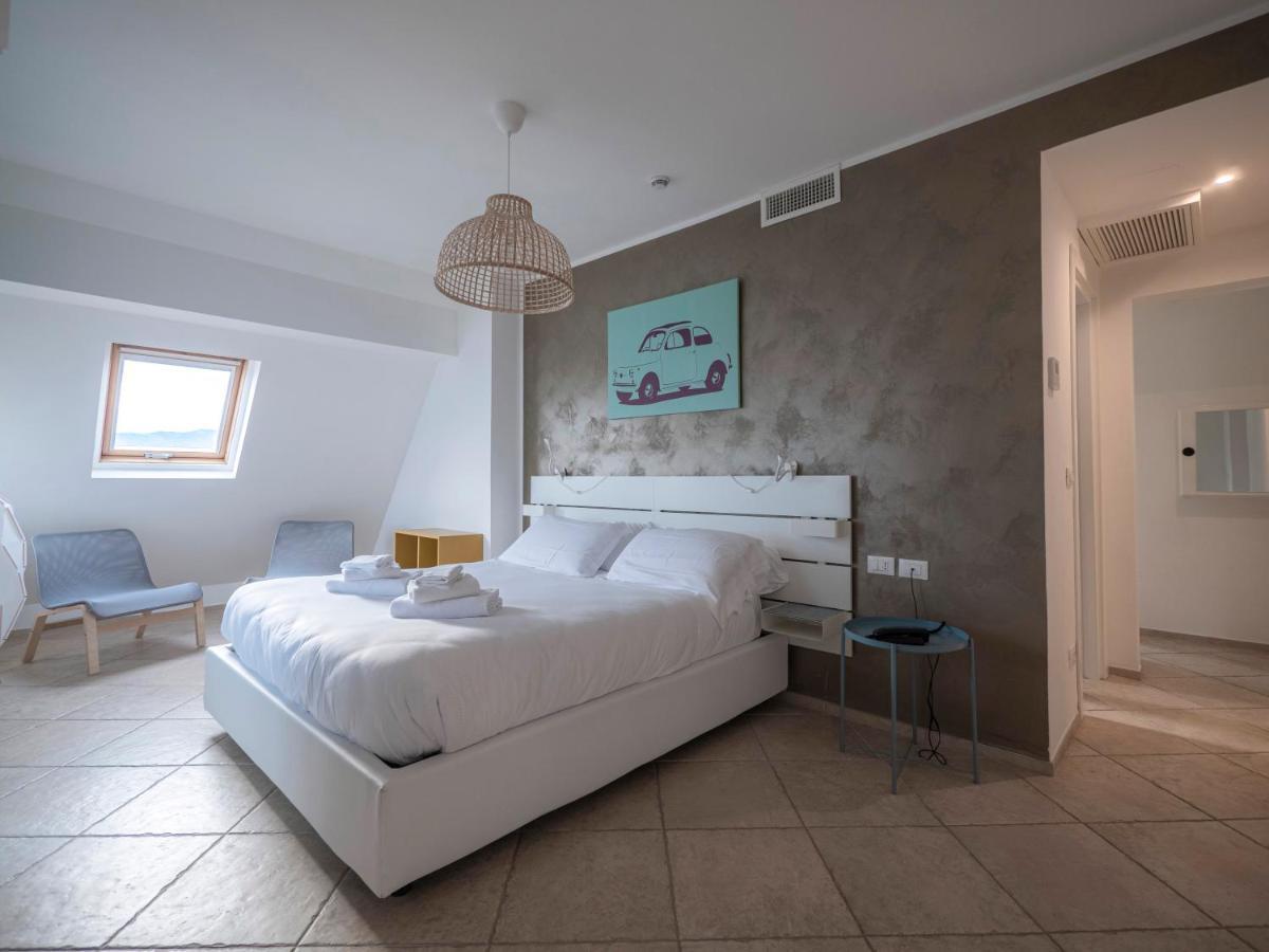 Hotel Jolly Roger Pietra Ligure Esterno foto