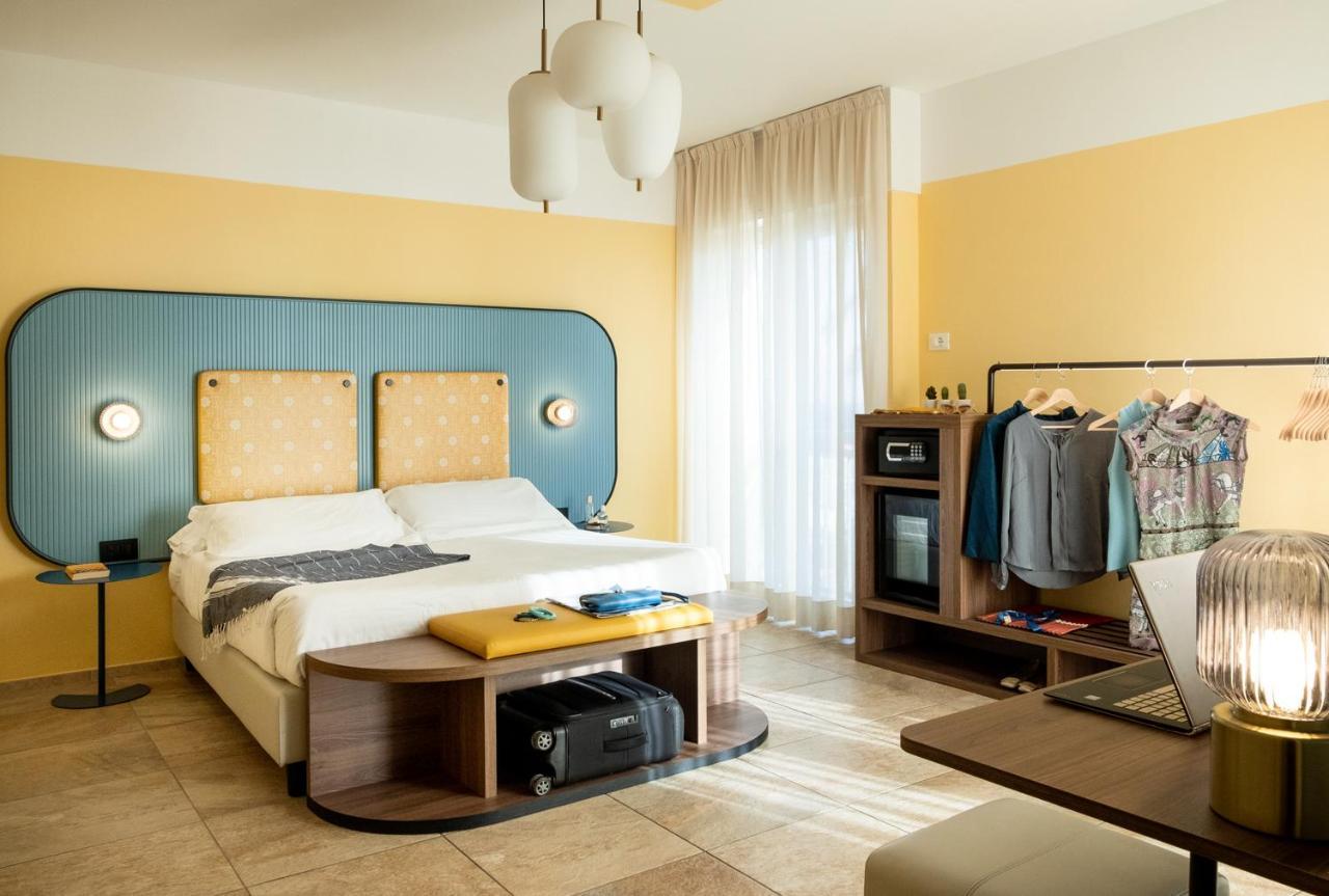 Hotel Jolly Roger Pietra Ligure Esterno foto