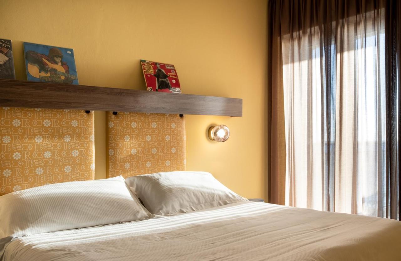 Hotel Jolly Roger Pietra Ligure Esterno foto