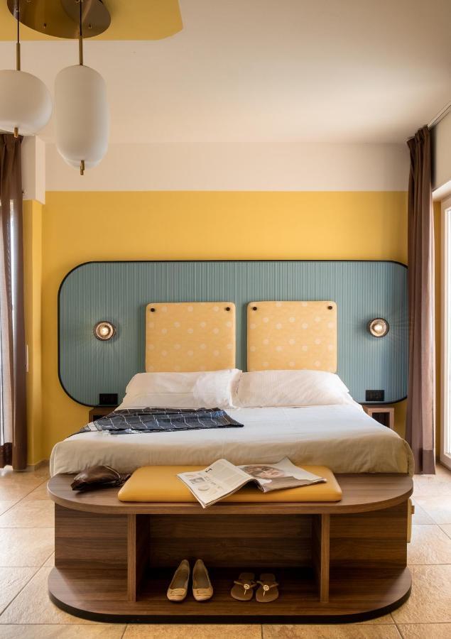 Hotel Jolly Roger Pietra Ligure Esterno foto