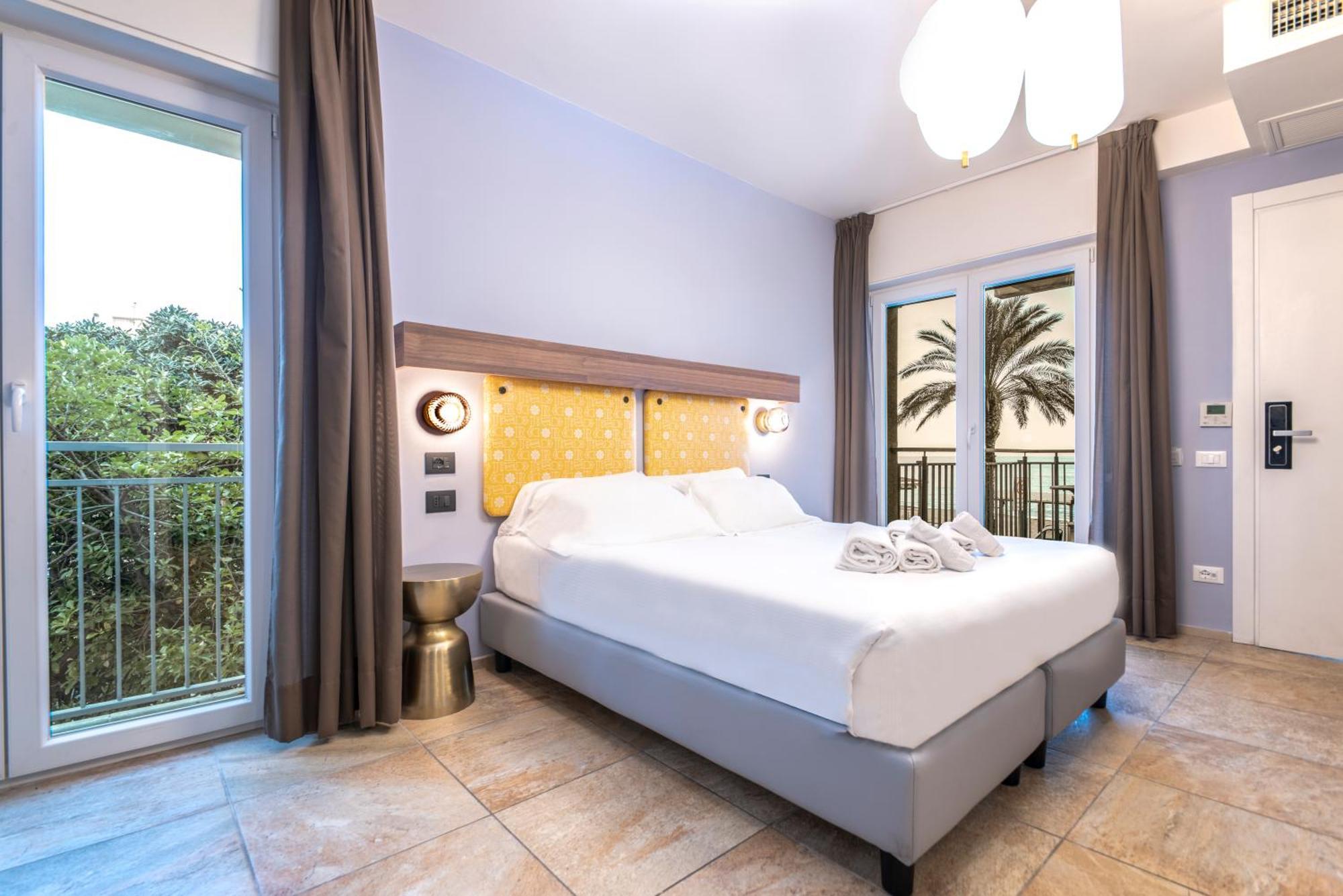 Hotel Jolly Roger Pietra Ligure Esterno foto