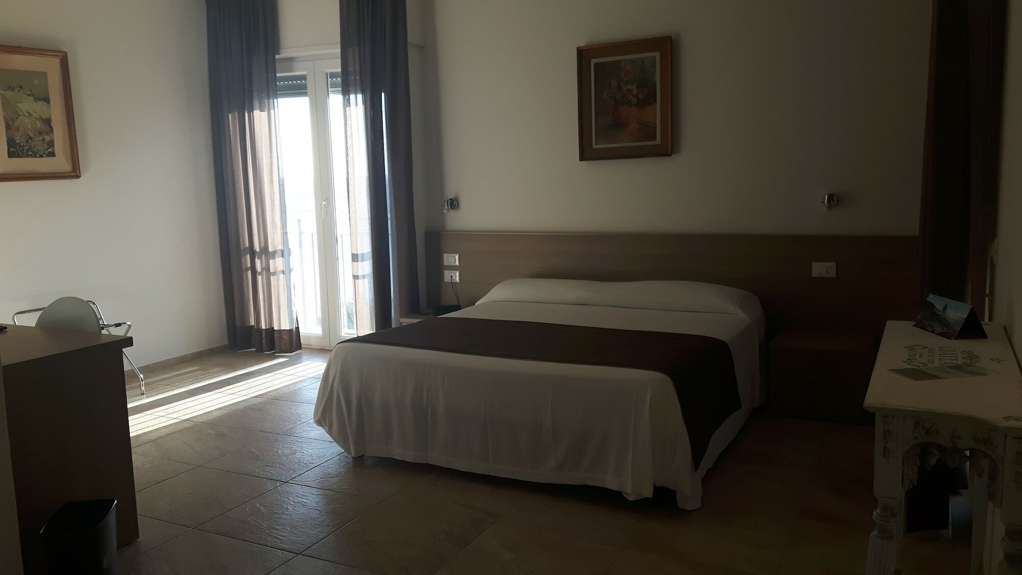 Hotel Jolly Roger Pietra Ligure Esterno foto